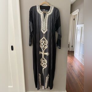 Vintage Caftan with Beautiful Ivory Embroidery/Details | SZ L